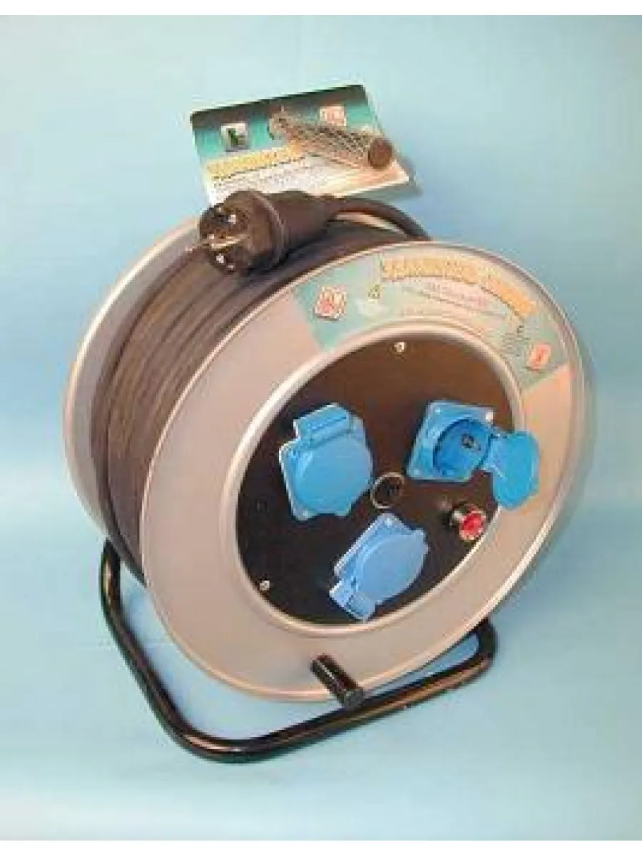 Удлинитель на метал. катушке КГ-ХЛ 3х2,5 кв мм 60 м, 3500 Вт, 3 гнезда, IP44-IP54 с выключателем